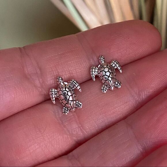 Sterling Silver Turtle Stud Earrings - Picture 4 of 4